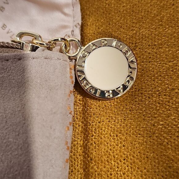 Bulgari Parfums For Emirates Zippered Clutch with Charm Emirates Like New - Picture 9 of 13